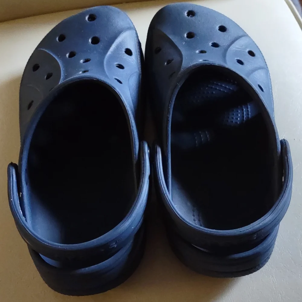Crocs - Picture 2 of 3